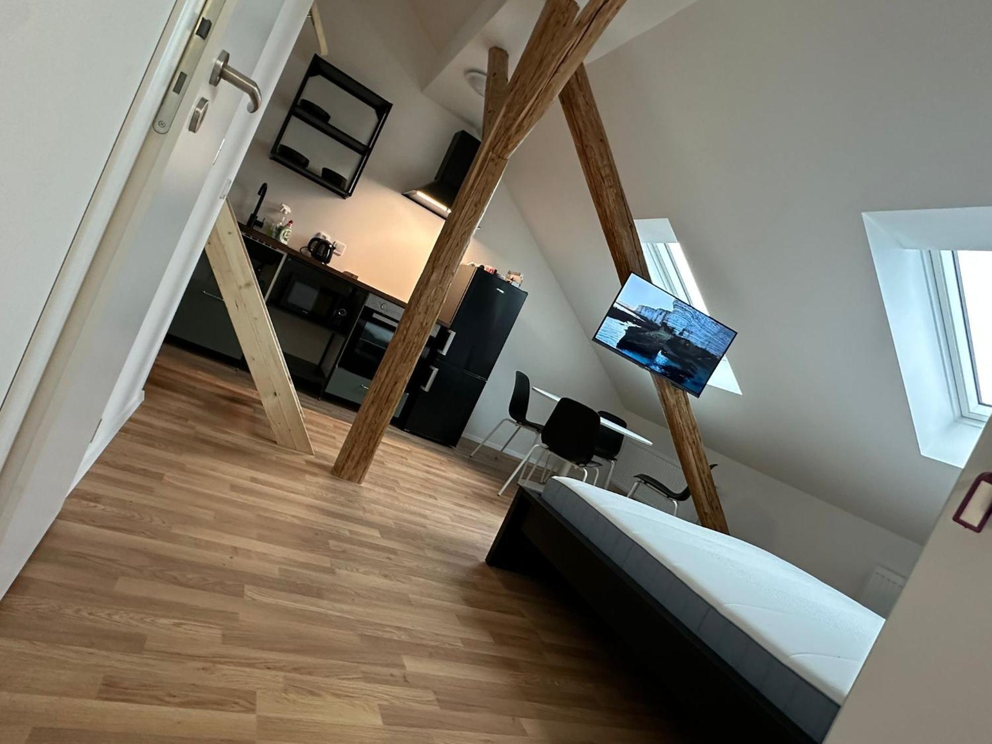 Zizkov Tower Suites, Prague